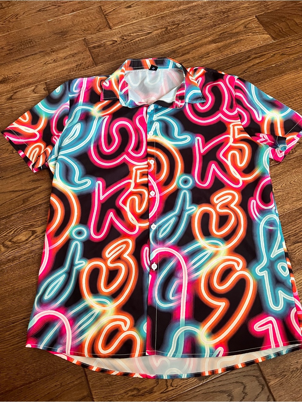 BUNDLE 🤩 Men’s XL SHEIN Short Sleeve Vacation Shirts – 4 for Sale